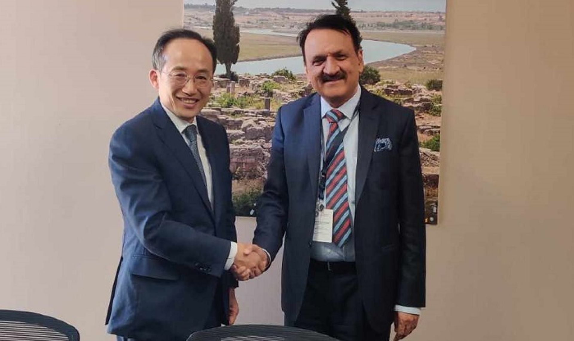 नेपालमा लगानी गर्न कोरियन कम्पनीहरुलाई अर्थमन्त्रीको आग्रह